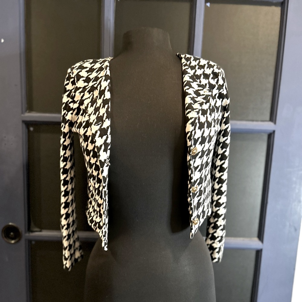 Black/white blazer